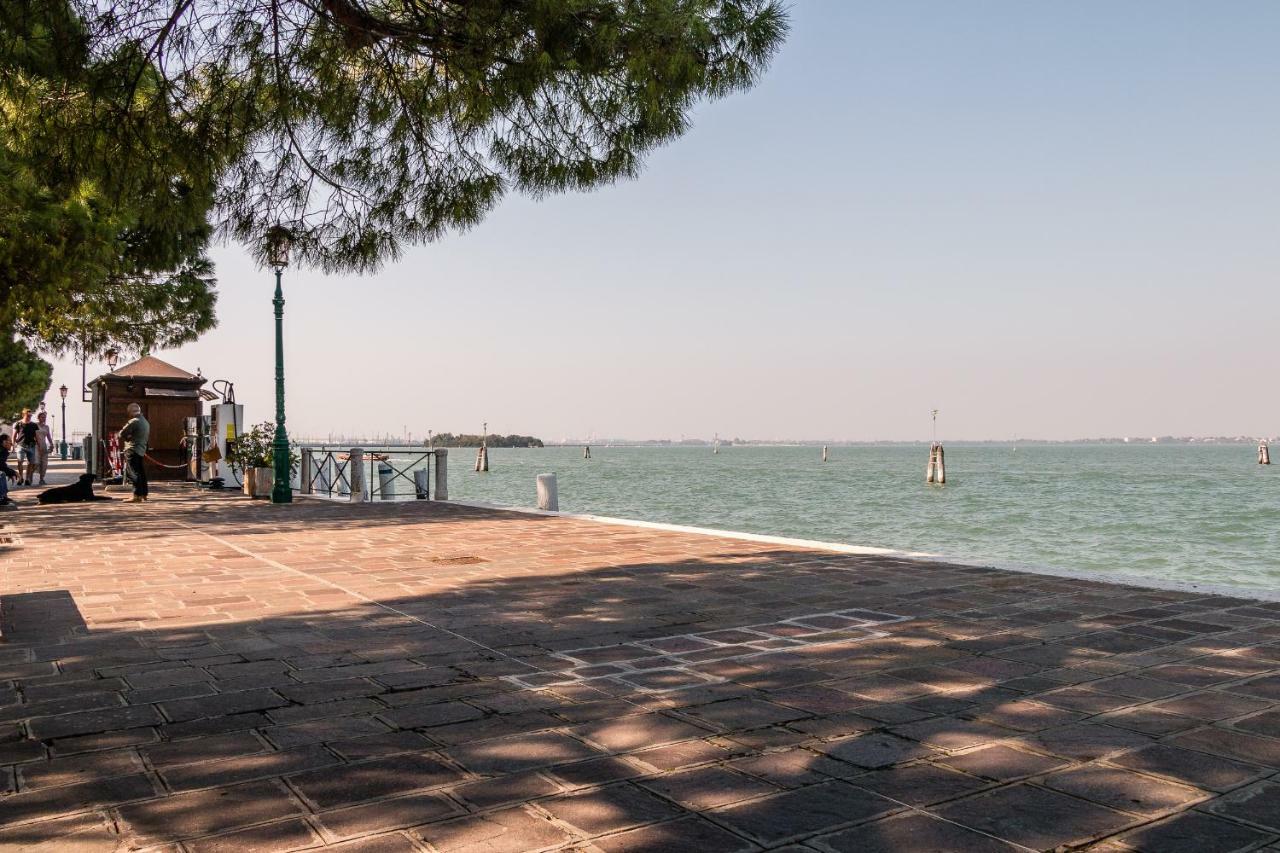 Sunny Nest Canal View In Venice Chic Movida Bagian luar foto