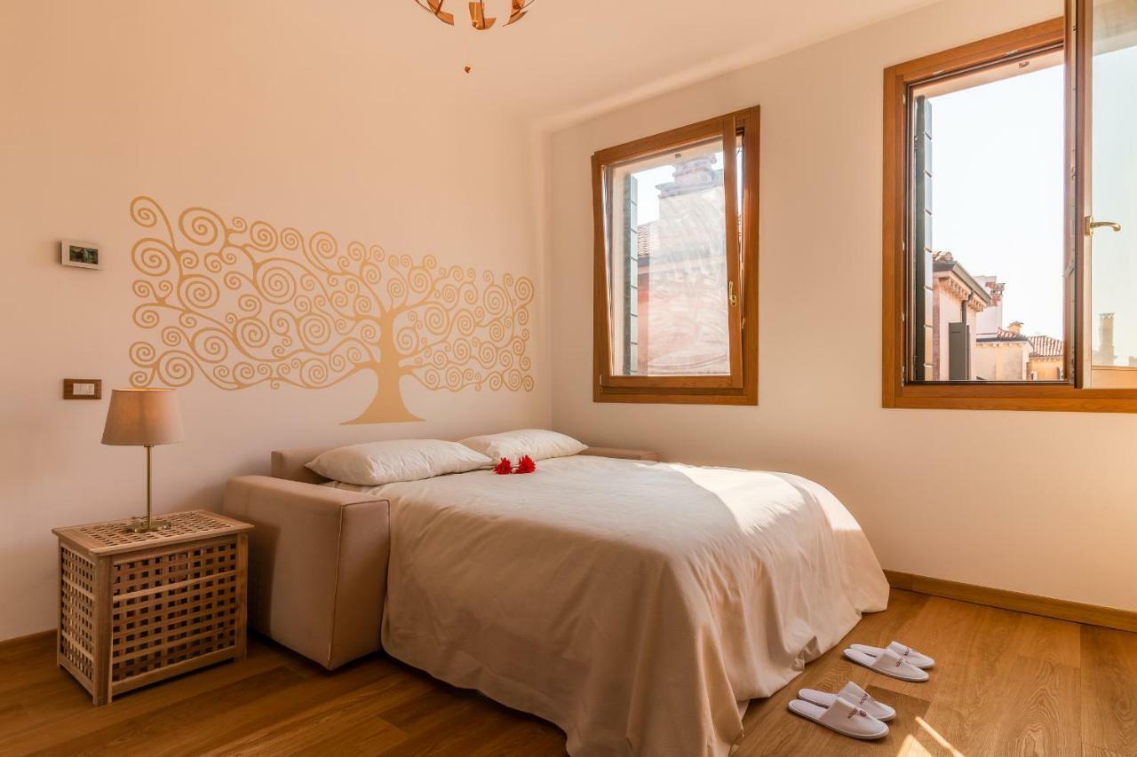 Sunny Nest Canal View In Venice Chic Movida Bagian luar foto
