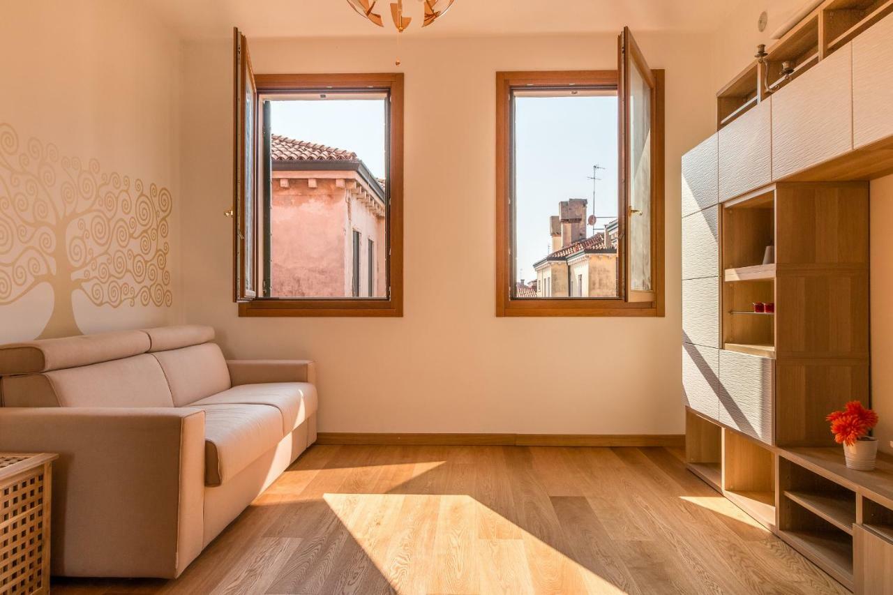 Sunny Nest Canal View In Venice Chic Movida Bagian luar foto