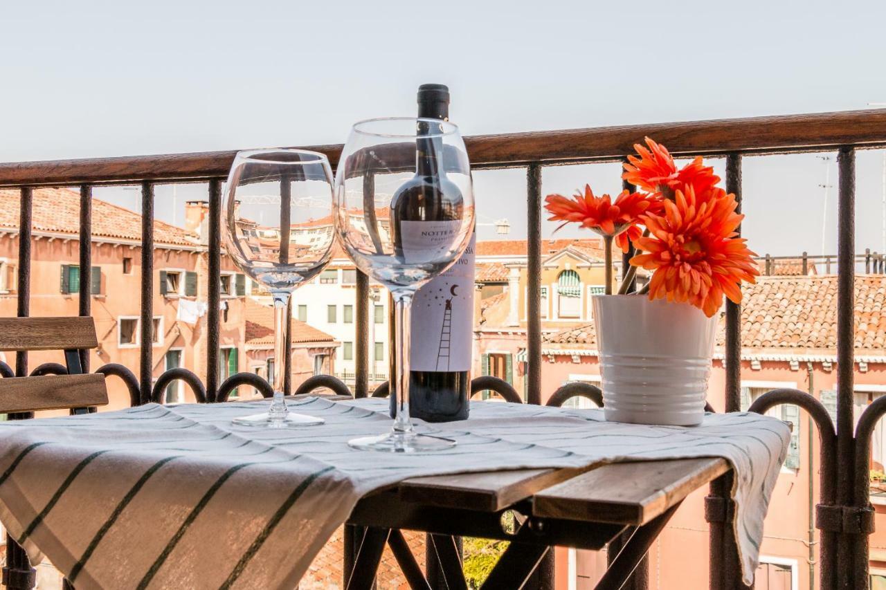 Sunny Nest Canal View In Venice Chic Movida Bagian luar foto